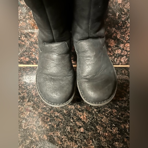 UGG “Akadia” Genuine Sheepskin Lace-Up Boots 9 - Picture 11 of 12